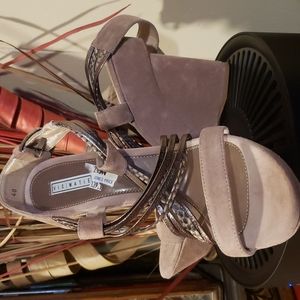 Vic Matte Suede shoes